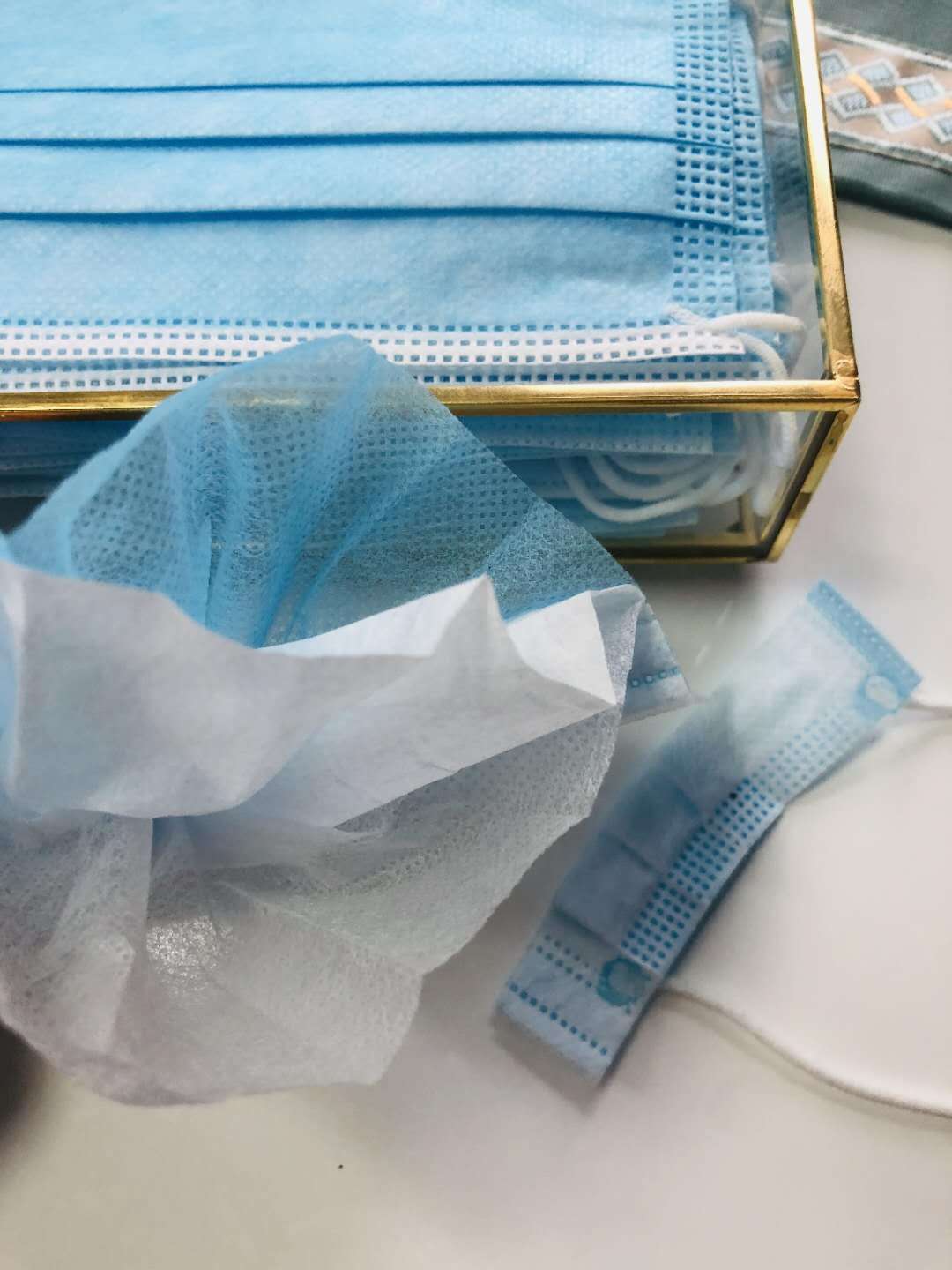 【50个装】含熔喷布三层防护口罩 - 大淘客联盟