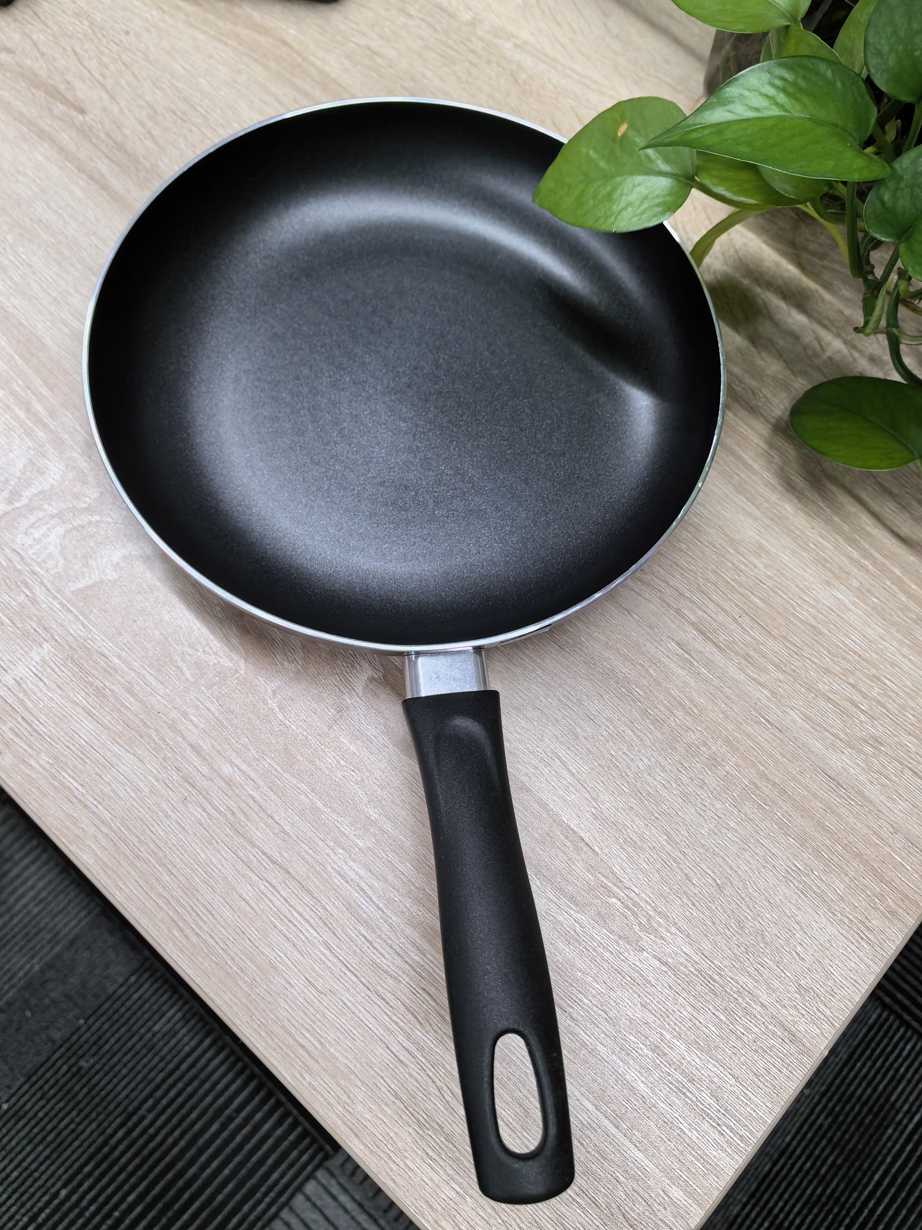 velosan平底锅不粘锅家用煎锅