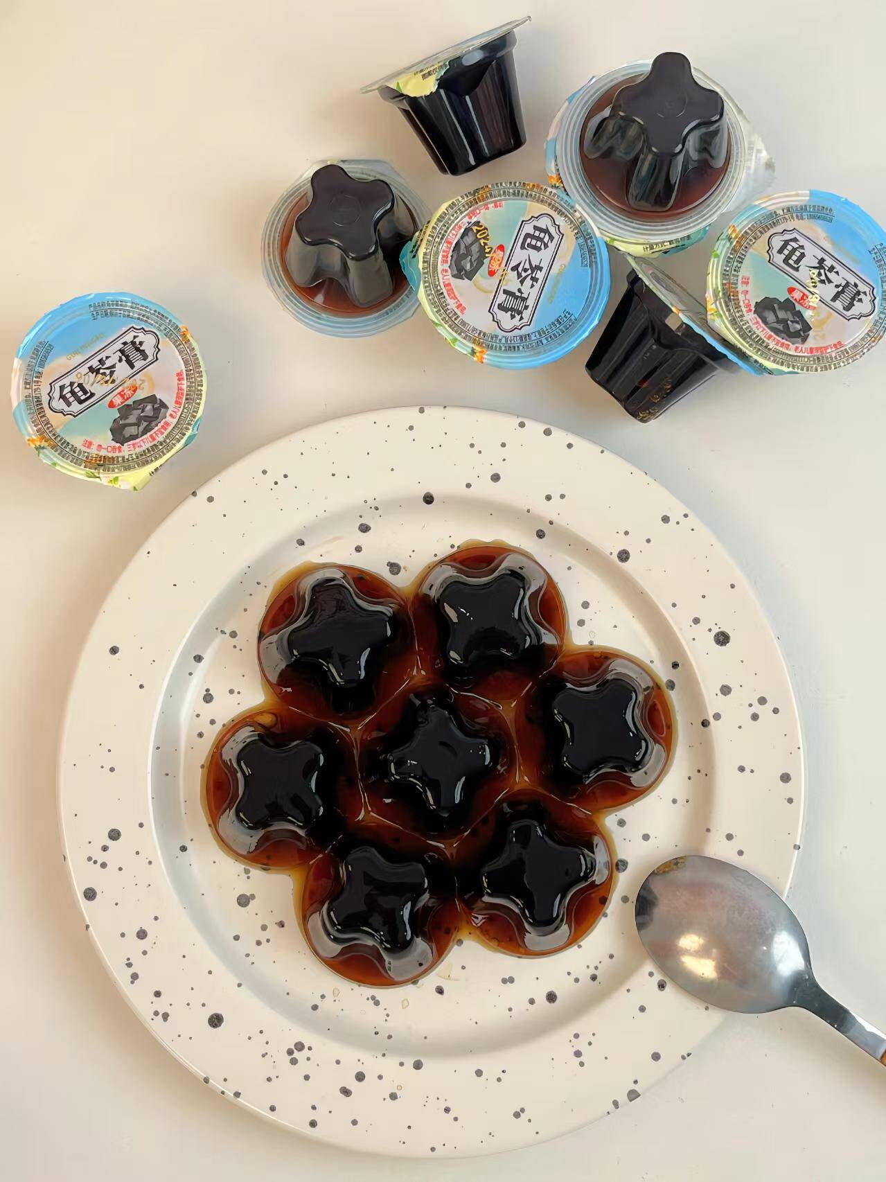 金脯世家.龟苓膏果冻2斤重