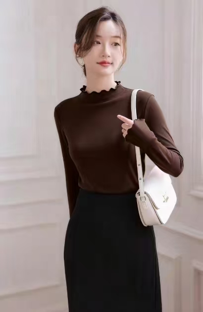 one more 咖色木耳边抗菌发热打底衫 S码